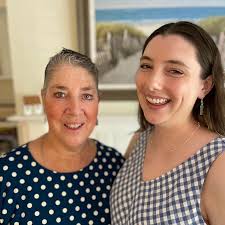 Happy Tuesday! Here's our next 🌟 Intern Spotlight 🌟 featuring categorical  intern, Dr. Madeleine Howard, M.D.👩🏻‍⚕️ 🏡Hometown: St. Paul, MN ❄️  🎓Undergrad: University of Minnesota 〽️ ⚕️Medical School: University of  Minnesota〽️ 🏥Why