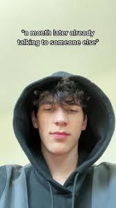 Brandon Redd's Instagram, Twitter & Facebook