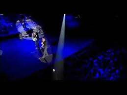 #restervivanttour disponible en edition cd audio et digitale et en edition video dans de multiples éditions vivez l'amérique de johnny au travers de 2 films inédits et d'un concert mythique à new york : Johnny Hallyday Derriere L Amour Youtube