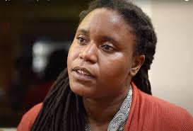 Sharon Thompson in Calais by Adam Yosef 02