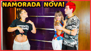 Qu le hago voy siempre a su lado soy un ilusionado en medio del paraso me ha clavado sus ojos de poema directo a mi. Apresentei Minha Nova Namorada Para Minha Ex Namorada Rezende Evil Youtube