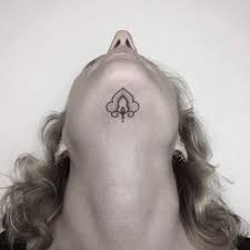 Chin Tattoo Mehndi Handpoked By Kokosmaedchen Handpoke Hamburg Tattoos Chin Tattoo Tattoo Meaning