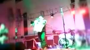 Alfredito olivas, the regional music singer, was shot last night during a performance in the el diario and social media is reporting that that the shooting was the result of a jealous rage from a. Balean En El Escenario Al Cantante Alfredito Olivas Noticias De Chihuahua Video Dailymotion