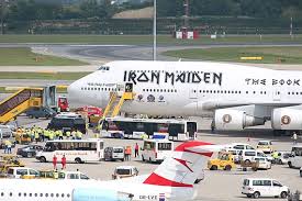 Maybe you would like to learn more about one of these? Fotostrecke Iron Maiden 747 Auf Dem Flughafen Wien Austrian Wings