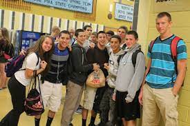 Editorial: Transcending The Lables Of High School Popularity – The Knight  Crier