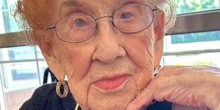 Healthy Aging: Advice & Tips for a Long, Happy and Fulfilling Life