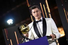Release date, nominees, card design, kit,. Druzyna Roku Fifa 21 Robert Lewandowski Z Kolejnym Wyroznieniem Decyzja Nalezy Do Kibicow Toty Sportowy24