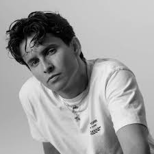 Manuel Liñán, el bailarín que desafía los límites del género a través del  flamenco queer