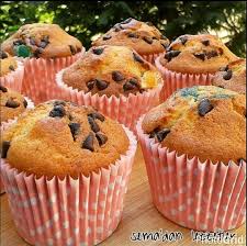 bugun sizlere nefis bir muffin tarifi paylasiyorum lezzetine bayilacaksiniz damla cikolatali muffin tarif 2 tane buyuk yu tatli muffin yemek tarifleri