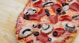 Homemade Pizza On The Grill Grilling Inspiration Grilled Pizza Homemade Pizza Charcuterie Recipes