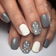 Pale pinks will always have a place this time of year, but why not try some spring nail designs that are a little more unexpected? Beautiful Nails And Color Simple Nail Designs For Cold Weather