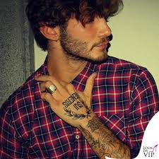 Napoletano, classe 89, conduttore meno famoso di pippo baudo, ballerino meno famoso di roberto bolle, compagno meno famoso delle sue ex. La Increible Transformacion De Andrea Iannone Daiquiri Girl