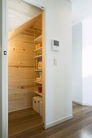 建築実例 新進建設株式会社 秦野市 伊勢原市 小田原市 平塚市の新築注文住宅 リフォーム 無印良品の家 階段下収納 アイデア 階段下収納 扉