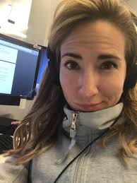 Perdón que no he estado en el noticiero... estoy trabajando en una historia  pero ya se me saturó la mente ¿Que hacen ustedes cuando no les fluyen las  ideas? 🤔🤔🤔😫😫😫