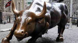 The artist who sculpted charging bull, the bronze statue in new york which became an iconic symbol of wall street, has died in his home town in italy at age 80. Wall Street Charging Bull Sculptor Arturo Di Modica Dies Aged 80 Bbc News