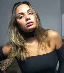 Victoria Rodrigues's Instagram, Twitter & Facebook