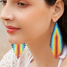 Amazon.com: Luluping Aretes largos de chaquira estilo bohemio nativo hechos  a mano con chaquira y borlas para mujeres y niñas, aretes bohemios grandes  ...