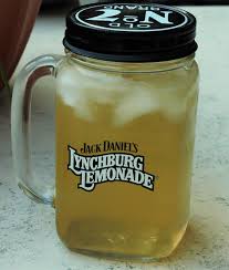 Preparazione del lynchburg lemonade con tutti gli ingredienti e le dosi giuste per fare questo strepitoso cocktail. Weekend Starter 6 Jack Daniel S Lynchburg Lemonade Callmenatally