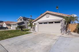 937 Miraflores Dr, Corona, CA 92882