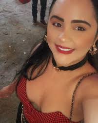 Elaine Berto (@bertolaine) • Instagram photos and videos