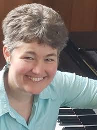 Alice Dearden's Instagram, Twitter & Facebook