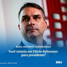 A inelegibilidade e a prisão de Jair Bolsonaro obrigaram seu grupo a buscar  um novo nome, descartando tanto Michelle quanto Tarcísio, que até então era  visto como o mais competitivo. A escolha