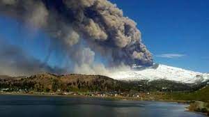 Cenizas en senillosa hasta cutral co, desde las lajas a loncopué, localidad donde se habían quedado sin barbijos. Neuquen Hoy Entro En Erupcion El Volcan Copahue