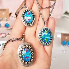 Chinoiserie Neue Konplott Sommer Kollektionen Hot Summer Set S Jetzt Online Entdecken Www Shop Roth De Uber 3 500 Konp Drop Earrings Pendant Jewelry