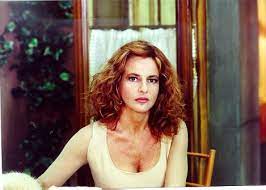 Così , l'attrice giuliana de sio, smentiva seccamente, nel corso di un'intervista rilasciata qualche anno fa, ogni luogo comune riguardo la sua tempra negli anni 2000, tornata sul piccolo schermo in miniserie e fiction mediaset quali maria maddalena di raffaele mertens ,il bello delle donne di. Ottobre Il Riscatto Di Una Casalinga 2001