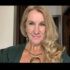 Heather Vasey's Instagram, Twitter & Facebook