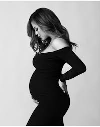 It S Better Than Tinder Maternity Photography Studio Studio Maternity Photos Maternity Photography Poses