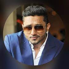 Presenting the full video song of yo yo honey singh comeback video makhna with lyrics. Yo Yo Honey Singh Songs Download Honey Singh New Songs Mp3 Free Online On Gaana Com