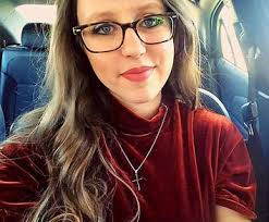 Cassie Beebe's Instagram, Twitter & Facebook