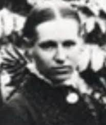 Hi Group, just a gentle request to be as specific as possible when  identifying people in old photos. Rather than (e.g) "Auntie Jane" or  "Cousin Bill"