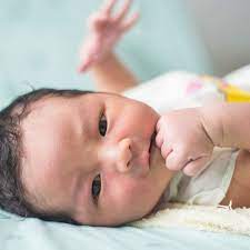 Bébé A 1 Mois : Développement, Éveil, Santé Et Alimentation - Doctissimo