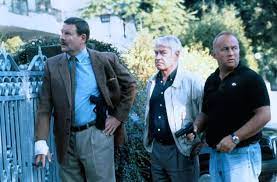 An update on the current status worldwide. Die Manner Vom K3 Auf Sand Gebaut Filmkritik Film Tv Spielfilm