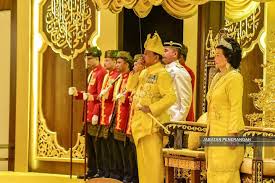 Tunku sarafuddin badlishah ibni sultan sallehuddin (2 mart 1967 doğumlu) kedah'ın şu anki raja muda'sıdır (veliaht prens). Sultan Sallehuddin Selamat Ditabal Sultan Kedah Ke 29 Amannews