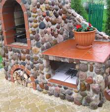 Il peut avoir la forme que vous désirez : Barbecue A Faire Soi Meme A Partir De Blocs De Mousse Determination D Un Emplacement Pour Un Barbecue Et Finition De La Structure Brasero De Blocs Et De Briques A Faire Soi Meme Une Instruction