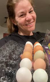 Farm fresh eggs 🥚 chicken and duck eggs with FREE DELIVERY. Scappoose to  deer island. Chicken eggs $4 dozen. $6 18 pack and duck eggs $6 dozen. Last  delivery for two weeks.