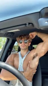 Alpha hairy armpit - ThisVid.com