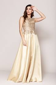 Dress Me Up Ny Offers The Best Collection Of Red Carpet Dresses Online Our Dresses Are Very Preety And Designed With In 2020 Red Carpet Dresses Dresses Dresses Online
