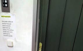 El ascensor es una breve historia sobre un amor de un día y un reencuentro inesperado. Para Utilizar El Ascensor Pasen Una Hoja De Papel Entre Las Puertas El Norte De Castilla