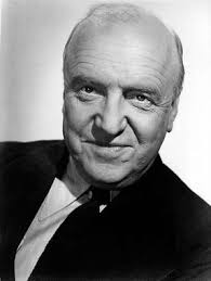 MIRACLE ON 34th STREET, 1947 classic holiday Santa Claus movie Christmas  film, Natalie Wood, Maureen O'Hara, John Payne, Edmund Gwenn