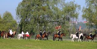 Beim legendären »blutritt« mit über 3.000 pferden wird marlene von einer armbrust angeschossen. Blutritt Krimi Wird Am 7 September Ausgestrahlt Rv News De