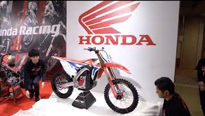 For example seat height varies between manufacturers. Honda Yamaha Suzuki And Kawasaki Reportedly Cooperating On Electric Motorcycles Electrek