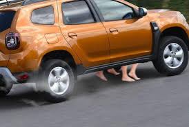 Iar versurile din titlu îi aparţin. Din Motive Istorice MunÅ£ii Nostri Aur PoartÄƒ