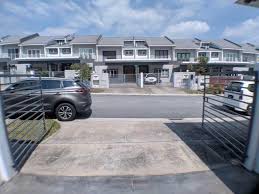 This is to enable views of the lush linear park behind. Double Storey Terrace Laman View Cyberjaya Property For Sale On Carousell