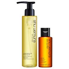 Enriched with argan oil, the shu uemura art of hair silk bloom shampoo is like water in the desert for damaged hair.the silk bloom shampoo works to repair the structure of your hair fibers by incorporating the regenerative properties of vitamin e and can bolster silky shine in every strand. Shu Uemura Furoshiki Kit Free Post