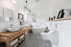 Das badezimmer im skandinavischen stil ist durch solche oberflächen gekennzeichnet, die leicht zu reinigen sind. Badezimmer Im Skandinavischen Stil 200 Fotos Von Bright Design