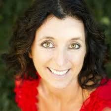 Carol Piro's Instagram, Twitter & Facebook